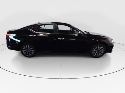 2025 Nissan Altima - Photo 8