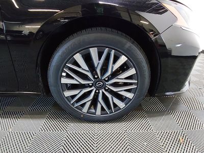 2025 Nissan Altima - Photo 10