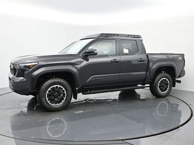 2025 Toyota Tacoma - Photo 2