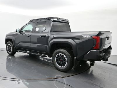 2025 Toyota Tacoma - Photo 3