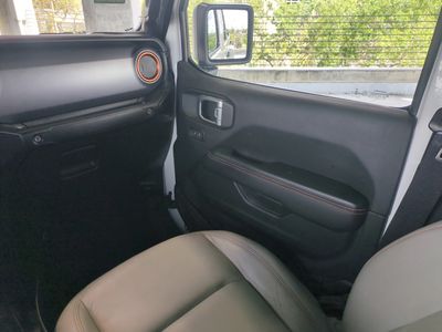 2021 Jeep Gladiator - Photo 17