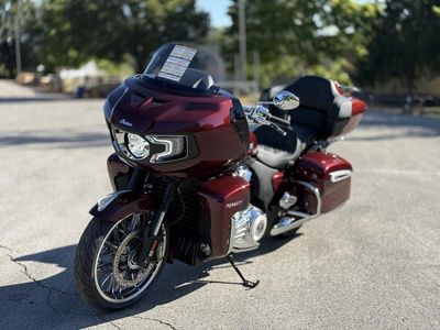 2025 Indian Motorcycle Pursuit Limited Maroon Metallic - Photo 2