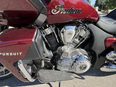2025 Indian Motorcycle Pursuit Limited Maroon Metallic - Photo 10