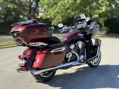2025 Indian Motorcycle Pursuit Limited Maroon Metallic - Photo 4