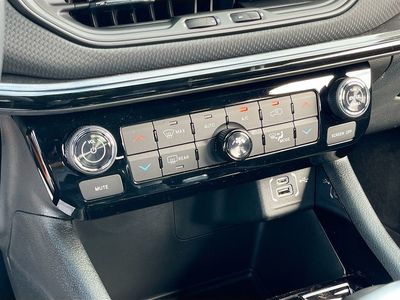 2026 Jeep Compass — photo 15 view