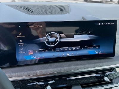 2026 BMW X5 — photo 13 view