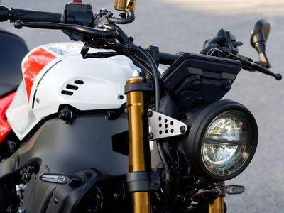 2026 Yamaha XSR900 - Photo 10