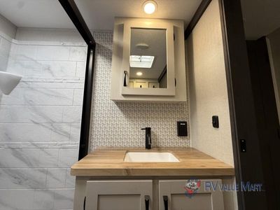 2025 Coachmen RV Brookstone - Photo 24