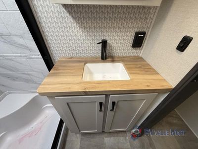 2025 Coachmen RV Brookstone - Photo 23