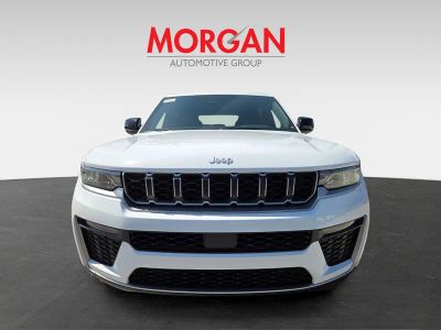 2026 Jeep Grand Cherokee — side profile view