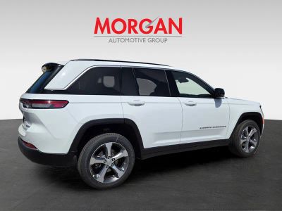 2026 Jeep Grand Cherokee — interior view