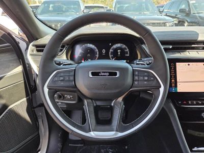 2026 Jeep Grand Cherokee — photo 16 view