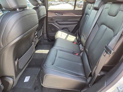 2026 Jeep Grand Cherokee — photo 8 view