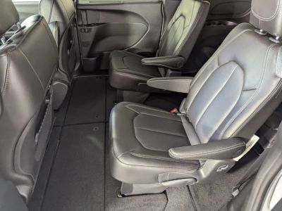 2026 Chrysler Pacifica — photo 14 view