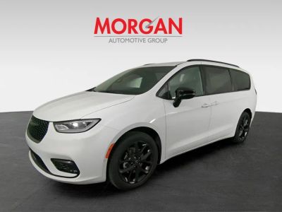 2026 Chrysler Pacifica — photo 9 view