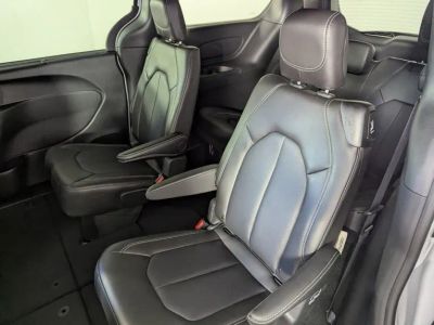 2026 Chrysler Pacifica — photo 15 view
