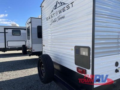 2024 EAST TO WEST Della Terra - Photo 9