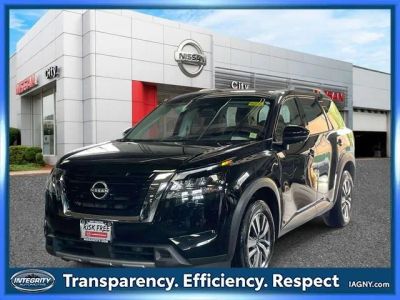 2025 Nissan Pathfinder — interior view