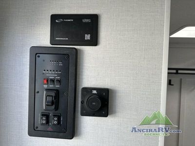 2025 Forest River RV Wildwood X-Lite - Photo 15