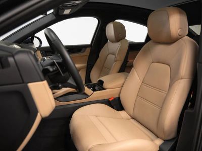 2025 Porsche Cayenne Coupe — detail view