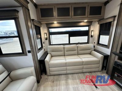2025 Keystone RV Montana - Photo 3