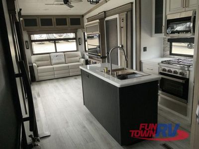 2025 Keystone RV Montana - Photo 20