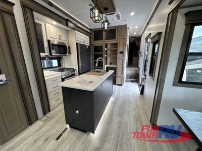 2025 Keystone RV Montana - Photo 6