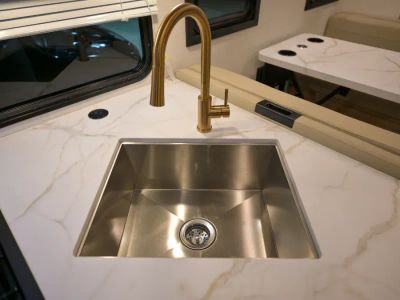 2027 Thor Motor Coach CHATEAU — photo 10 view