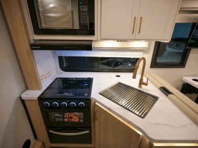 2027 Thor Motor Coach CHATEAU — photo 9 view