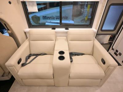 2027 Thor Motor Coach CHATEAU — photo 18 view
