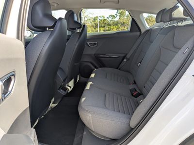 2025 Kia K4 - Photo 15