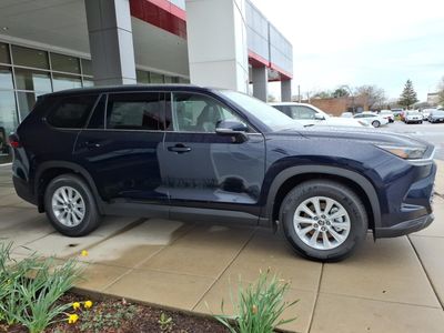 2026 Toyota Grand Highlander — photo 8 view