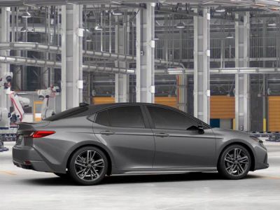 2026 Toyota Camry - Photo 13
