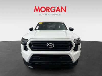 2025 Toyota Tacoma — photo 8 view