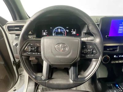 2025 Toyota Tacoma — photo 15 view