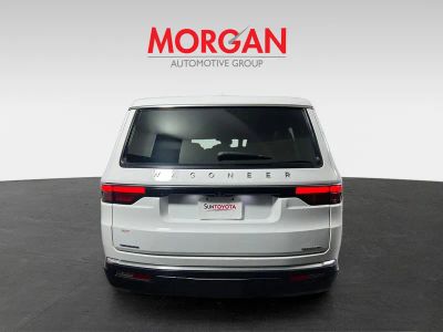 2022 Jeep Wagoneer — interior view