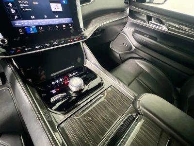 2022 Jeep Wagoneer — photo 22 view