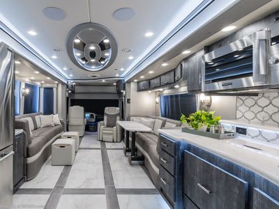 2026 Foretravel Realm FS605 Luxury Villa Master Suite (LVMS) Bath & 1/2 - Photo 3