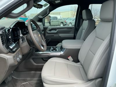 2026 Chevrolet Silverado 3500HD — photo 10 view