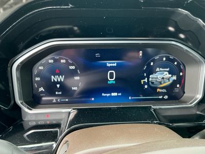 2026 Chevrolet Silverado 3500HD — photo 11 view
