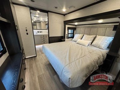 2021 Redwood 3981FK — photo 18 view