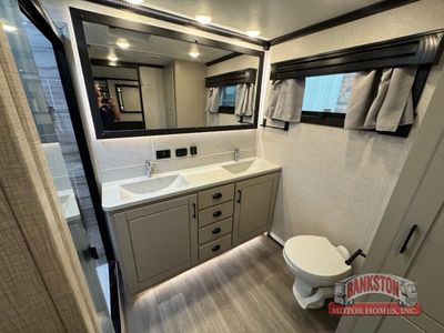 2021 Redwood 3981FK — photo 24 view