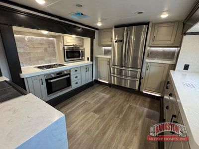 2021 Redwood 3981FK — photo 9 view