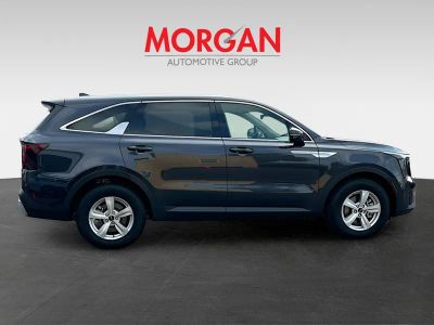 2026 Kia Sorento — photo 8 view