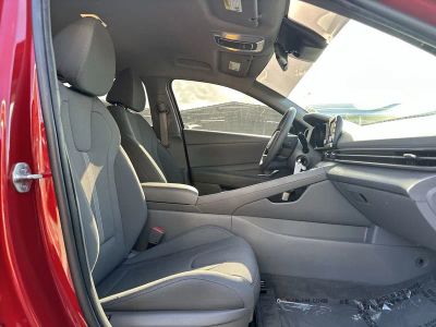 2022 Hyundai Elantra — photo 22 view