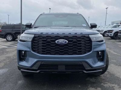 2026 Ford Explorer — photo 8 view