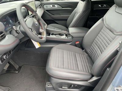 2026 Ford Explorer — photo 12 view