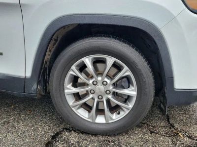 2019 Jeep Cherokee — detail view