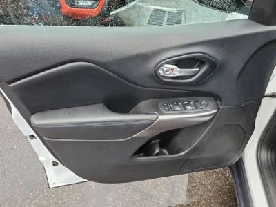 2019 Jeep Cherokee — photo 17 view