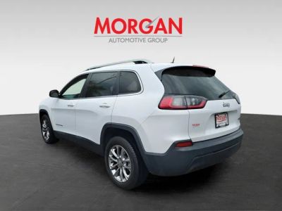 2019 Jeep Cherokee — rear three-quarter view